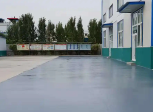 阳泉彩色路面喷涂翻新的材料对冬季